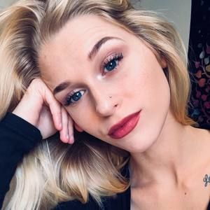 Meet your Posher, Hailey